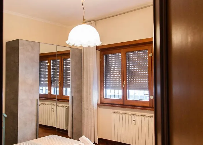 Appartement Mhr Furio Camillo - Metro A In 3 Minuti, Ideale Per Gruppi E Famiglie Rome